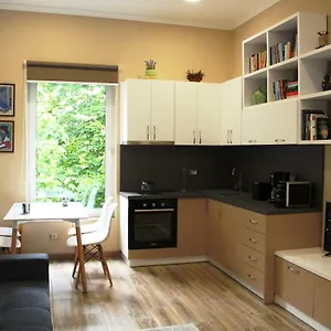 apartamenti-2v1.hotels-in-tirana.com/